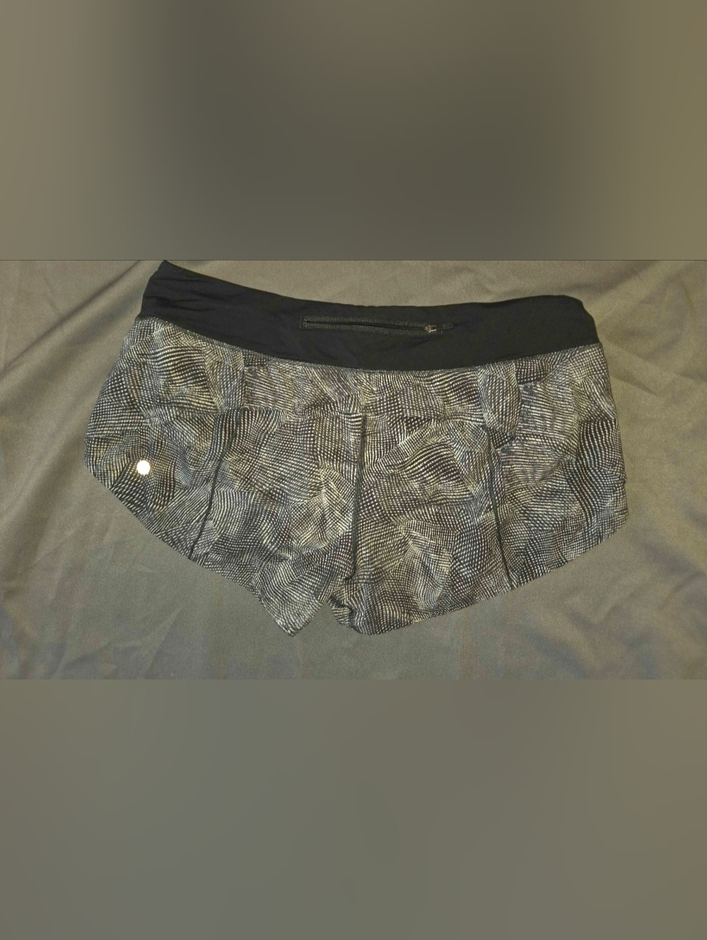 Lululemon Speed Up Shorts – Size 10 (Black/Gray Pattern) - Picture 6 of 7